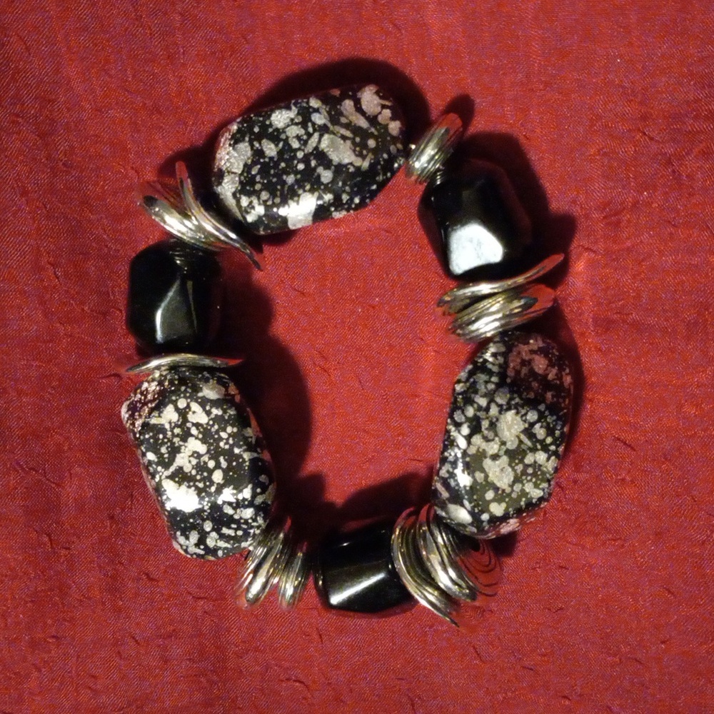 Paparazzi black and silver Chunky stretch bracelet.